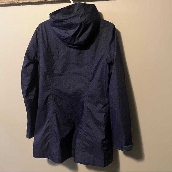 Woman’s Columbia Rain Jacket Medium - Picture 2 of 3